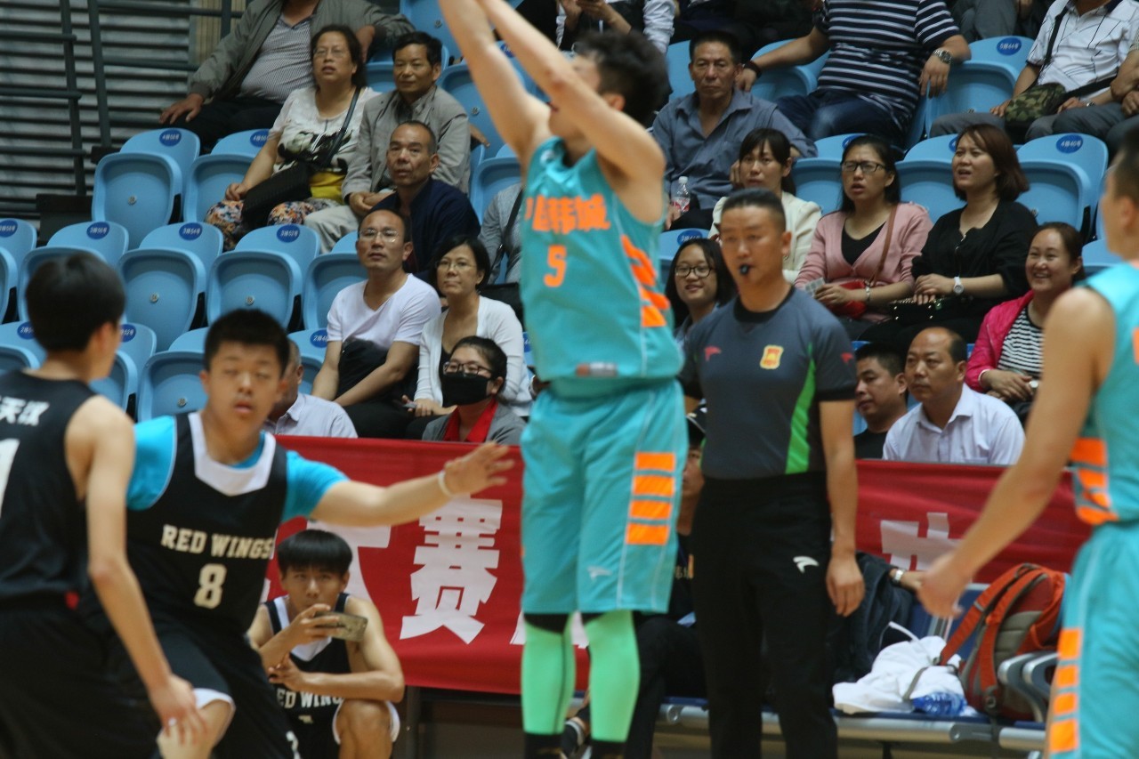 NBA直播，篮球狂热！免费观看震撼精彩瞬间
